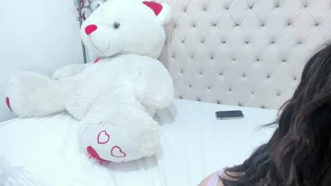 Victoria online show from July 4, 7:50 pm