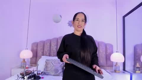 valentina online show from March 11, 12:30 pm