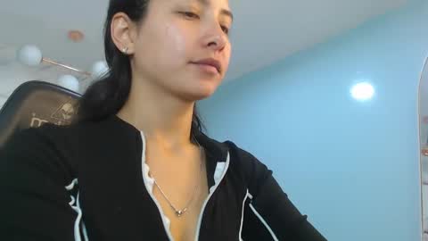 Victoria online show from April 29, 1:05 pm