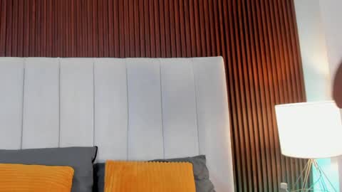  Victoria Lozano  online show from February 5, 1:00 pm