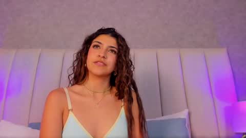  Victoria Lozano  online show from February 10, 7:17 pm