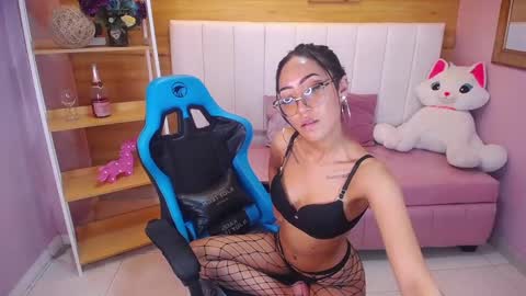 Victoria  online show from February 14, 5:46 pm