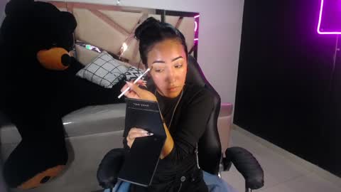 Victoria  online show from February 26, 4:38 pm