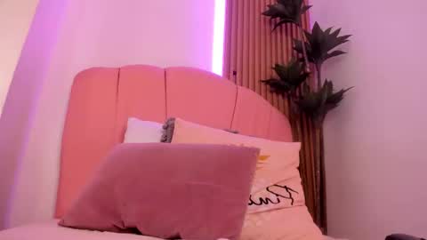 victoria  online show from March 5, 11:52 am