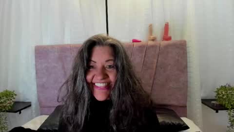 victoriaa_anderson_ online show from May 6, 6:25 pm