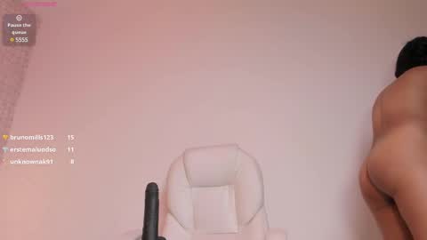 Snapshot of victoriaa_millers chatting on February 19, 9:39 am Victoria Sofia online show from February 19, 9:39 am