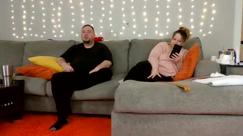 Victoria and Jesse online show from February 2, 3:54 am