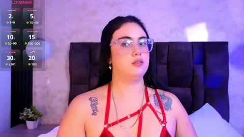 Victoria Andrade online show from July 18, 1:35 pm