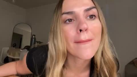 Victoriababy43 online show from March 12, 9:29 pm