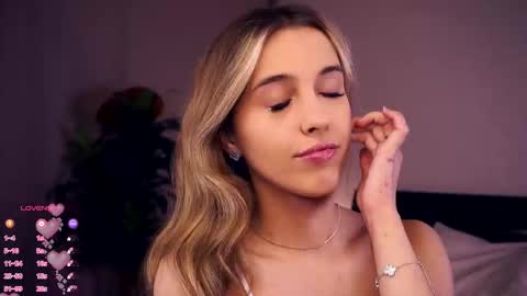 Anasteisha  Day Helen  Night online show from October 8, 8:04 pm