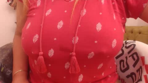 victoriagreyy online show from February 3, 4:14 am