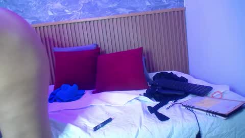 victoriamil1 online show from September 12, 8:33 pm