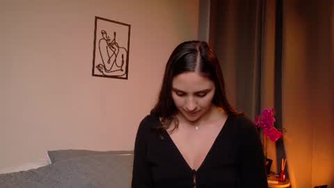VictoriaNova online show from June 19, 11:33 pm