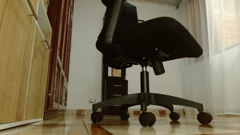 Victoria online show from July 26, 6:49 pm
