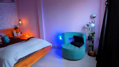 victoriasmithtv online show from March 8, 7:20 pm