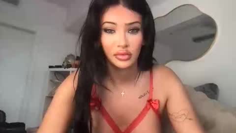 Victoria Grant online show from May 5, 1:12 am