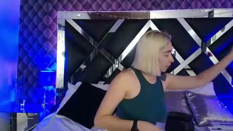 victtoria lee online show from July 21, 7:38 pm