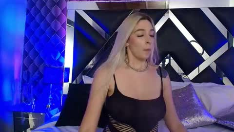 victtoria lee online show from November 8, 11:19 pm