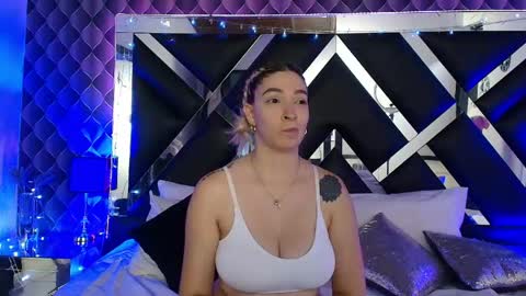 victtoria lee online show from April 30, 8:03 pm