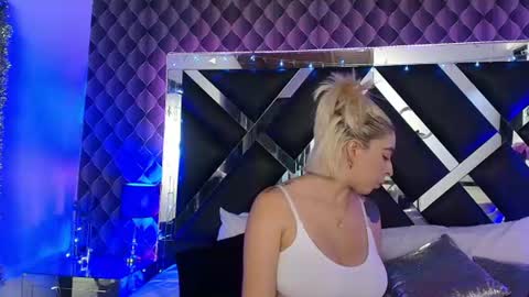 victtoria lee online show from July 28, 8:52 pm