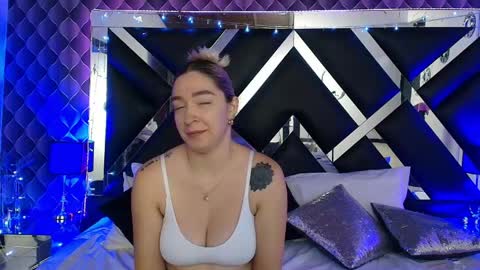 victtoria lee online show from April 27, 7:33 pm