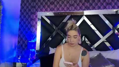 victtoria lee online show from July 28, 7:39 pm