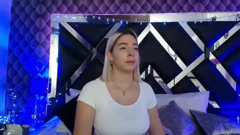 victtoria lee online show from April 28, 7:07 pm
