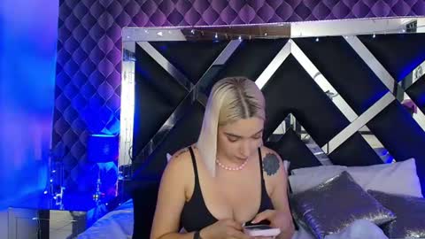 victtoria lee online show from July 25, 10:40 pm