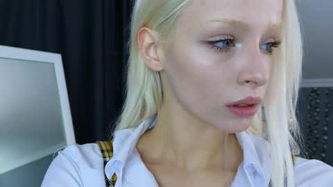 Eva online show from May 2, 12:55 pm