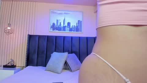 Viiolett online show from February 11, 7:50 pm