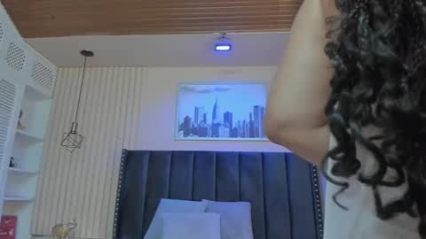 Snapshot of viiolett_lee chatting on February 27, 8:09 pm Viiolett online show from February 27, 8:09 pm
