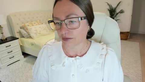 Ukrainian-woman online show from May 2, 11:38 am