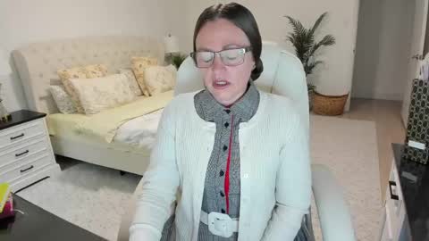 Ukrainian-woman online show from April 29, 11:15 am