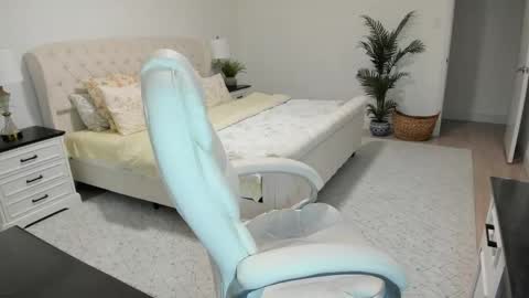 Ukrainian-woman online show from April 25, 1:41 pm
