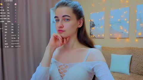 vikiberry online show from April 26, 1:42 pm
