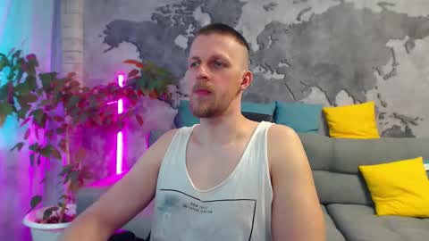 vikingchrisss online show from May 15, 10:01 am
