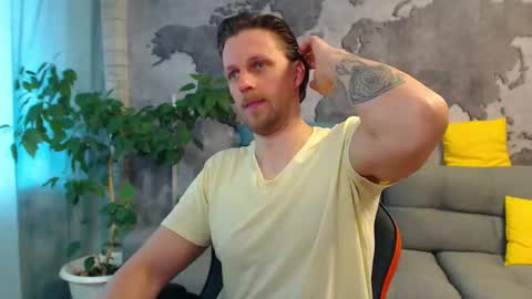 vikingchrisss online show from May 1, 9:14 am