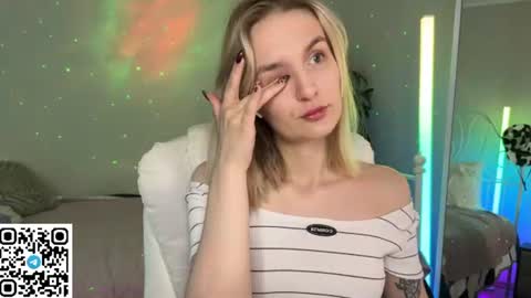 Vikky online show from June 20, 1:34 am