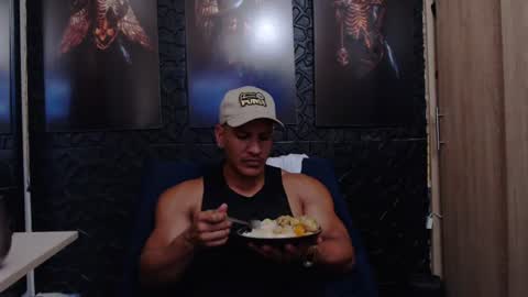 Viktor Herrera online show from June 10, 6:40 pm