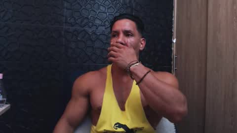 Viktor Herrera online show from November 17, 9:17 pm