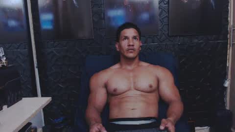 Viktor Herrera online show from May 2, 8:58 pm