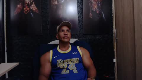 Viktor Herrera online show from June 17, 3:11 am