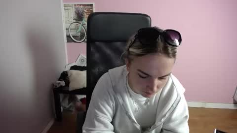 viktoria_lovely online show from July 21, 6:59 am