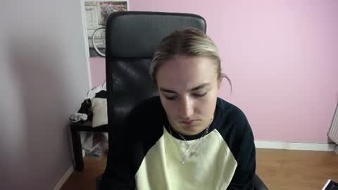 viktoria_lovely online show from July 24, 6:32 am