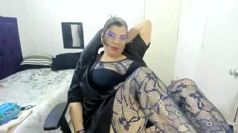 VIKY ADAMS online show from November 11, 11:23 am