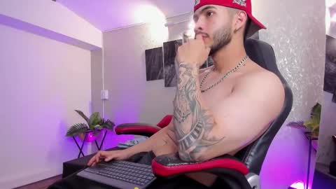 Snapshot of vincentblack_ chatting on October 8, 3:45 am Vincent online show from October 8, 3:45 am