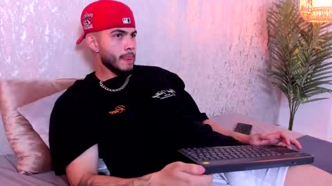 Snapshot of vincentblack_ chatting on September 19, 5:00 am Vincent online show from September 19, 5:00 am