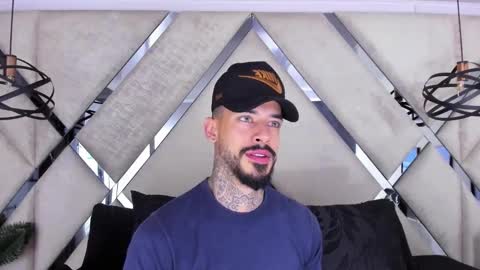 ---Vinzen--- online show from November 8, 4:26 am