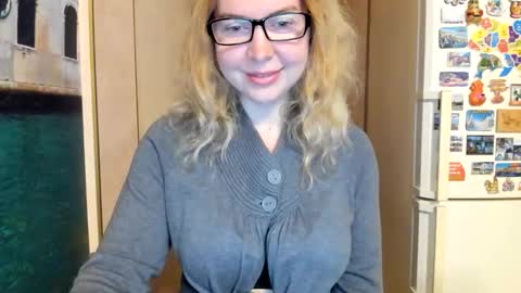 Snapshot of viodetta chatting on October 24, 7:03 pm viodetta online show from October 24, 7:03 pm