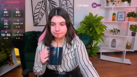 Snapshot of viola__shy chatting on February 11, 3:40 am Viola online show from February 11, 3:40 am